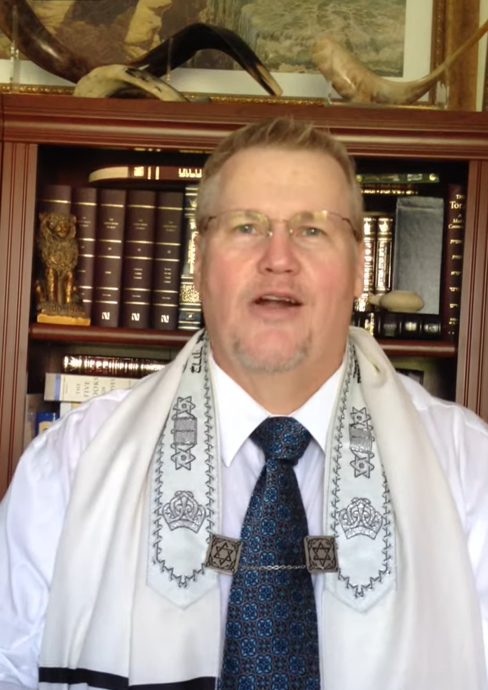 Rabbi-Cliff-Maynard-Head-Portrait-wearing-Tallit-Conducting-Sermon